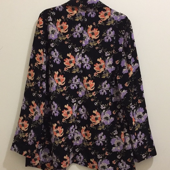 Kimchi Blue floral blazer (sz s) - Picture 2 of 6